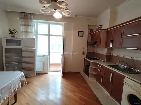 Satılır 3 otaqlı mənzil 125 m²