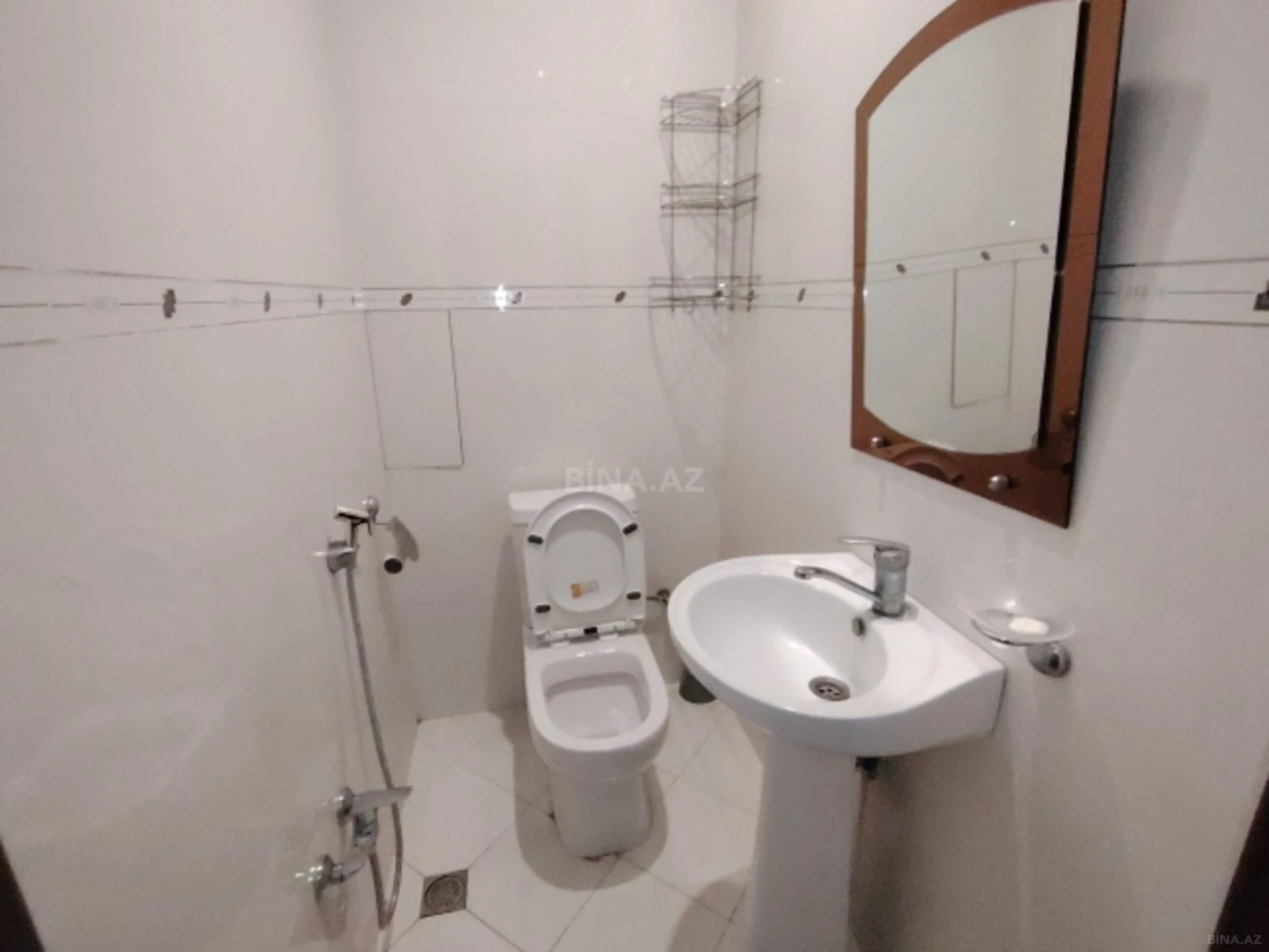 Satılır 3 otaqlı mənzil 125 m²