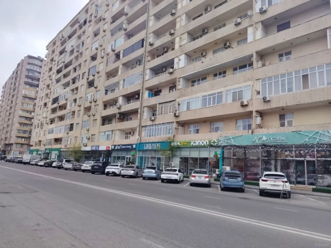 Satılır 3 otaqlı mənzil 125 m²