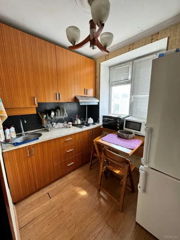 Kirayə verilir 2 otaqlı mənzil 60 m²