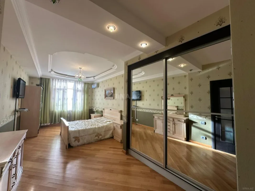 Kirayə verilir 3 otaqlı mənzil 136 m²