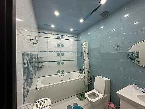 Kirayə verilir 3 otaqlı mənzil 136 m²