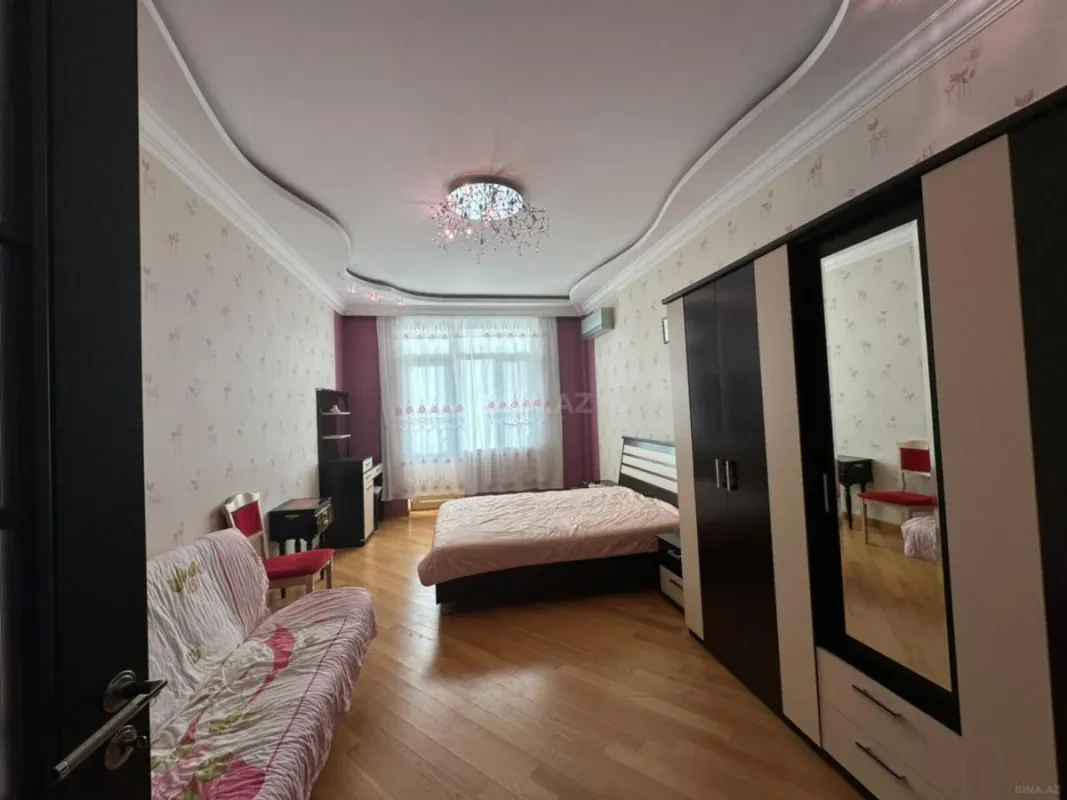 Kirayə verilir 3 otaqlı mənzil 136 m²