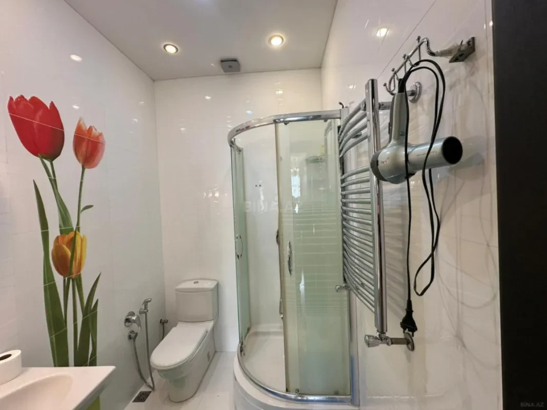 Kirayə verilir 3 otaqlı mənzil 136 m²