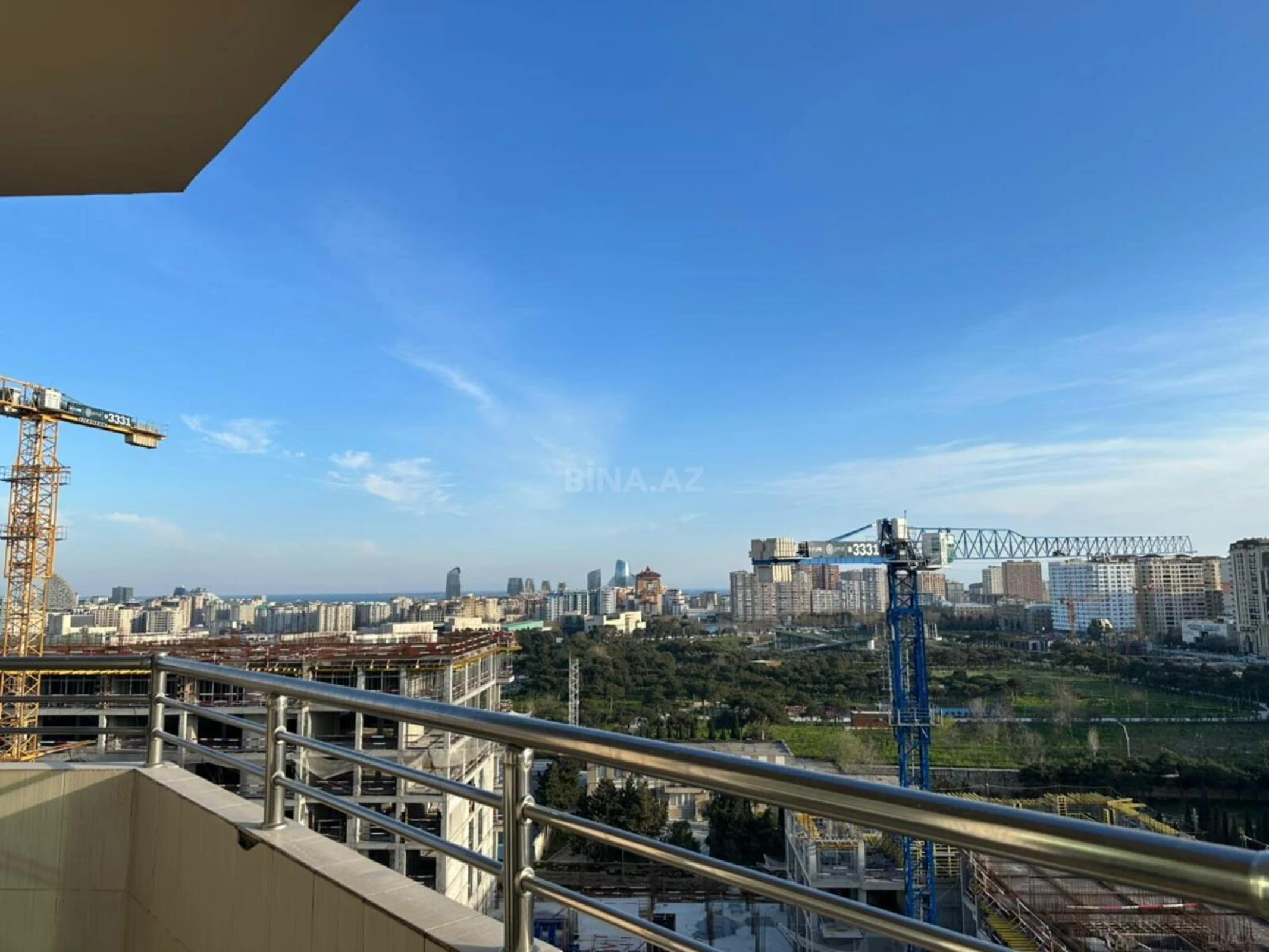 Kirayə verilir 3 otaqlı mənzil 136 m²
