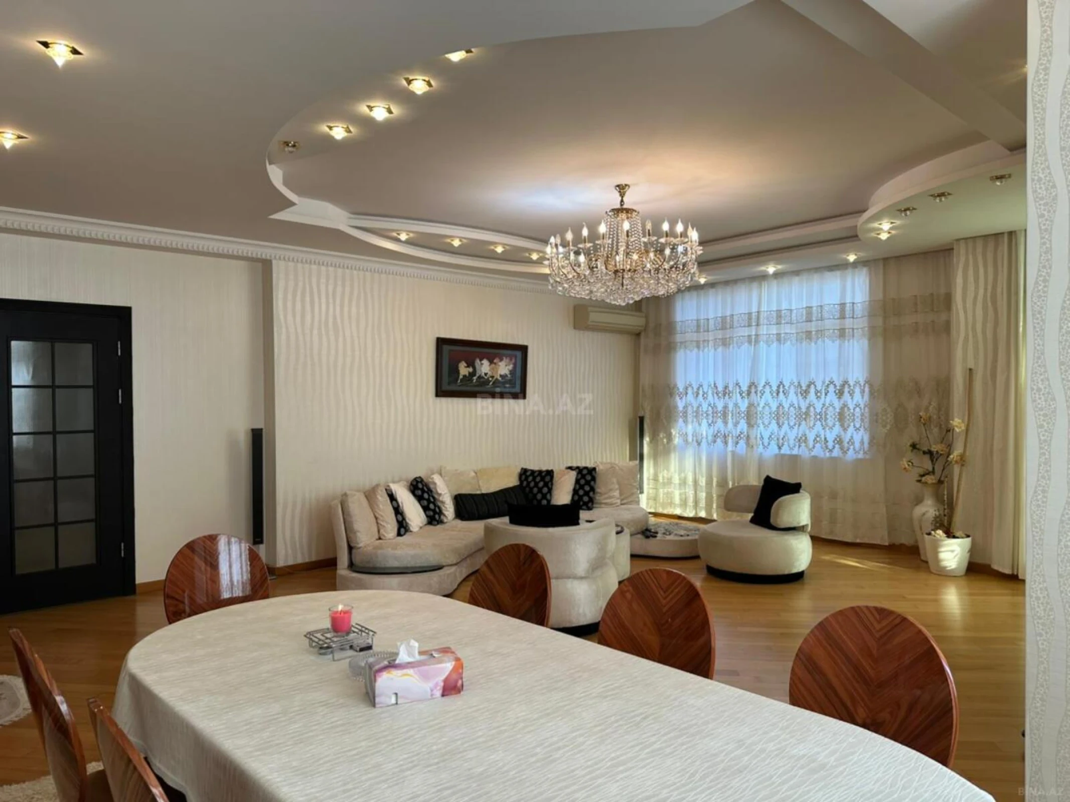 Kirayə verilir 3 otaqlı mənzil 136 m²