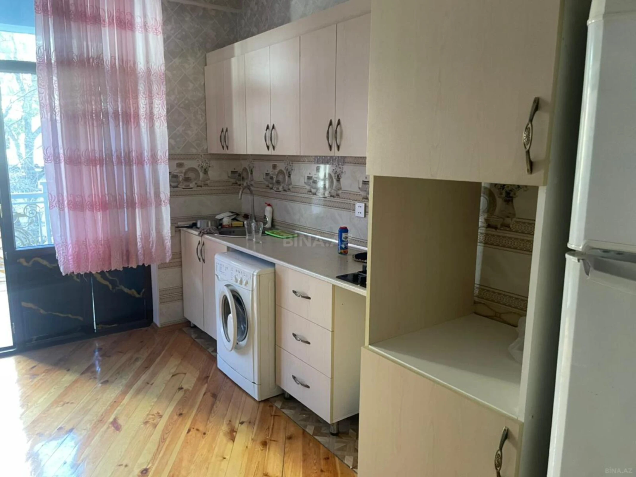 Kirayə verilir 2 otaqlı mənzil 70 m²