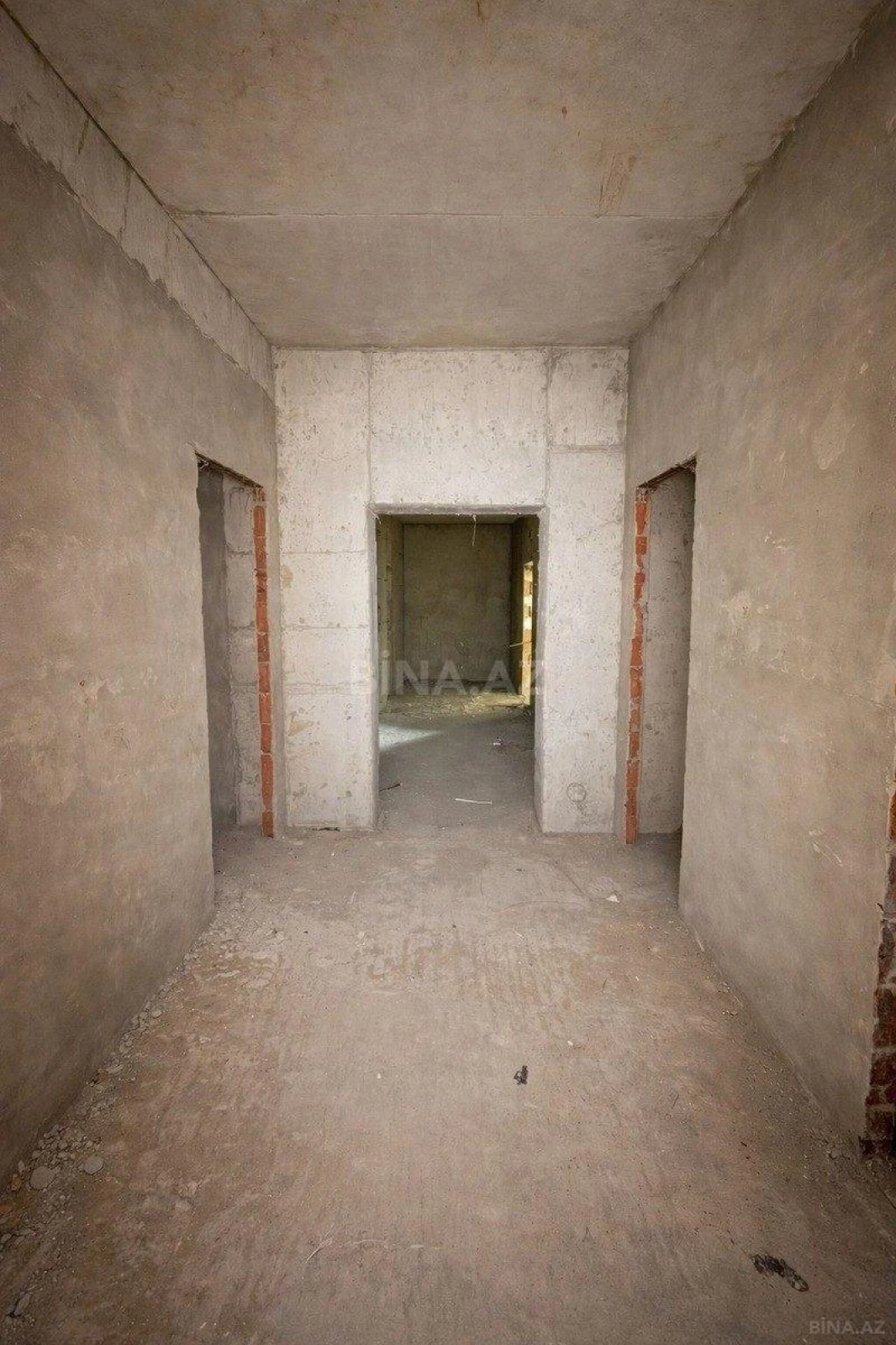 Satılır 4 otaqlı mənzil 164 m²