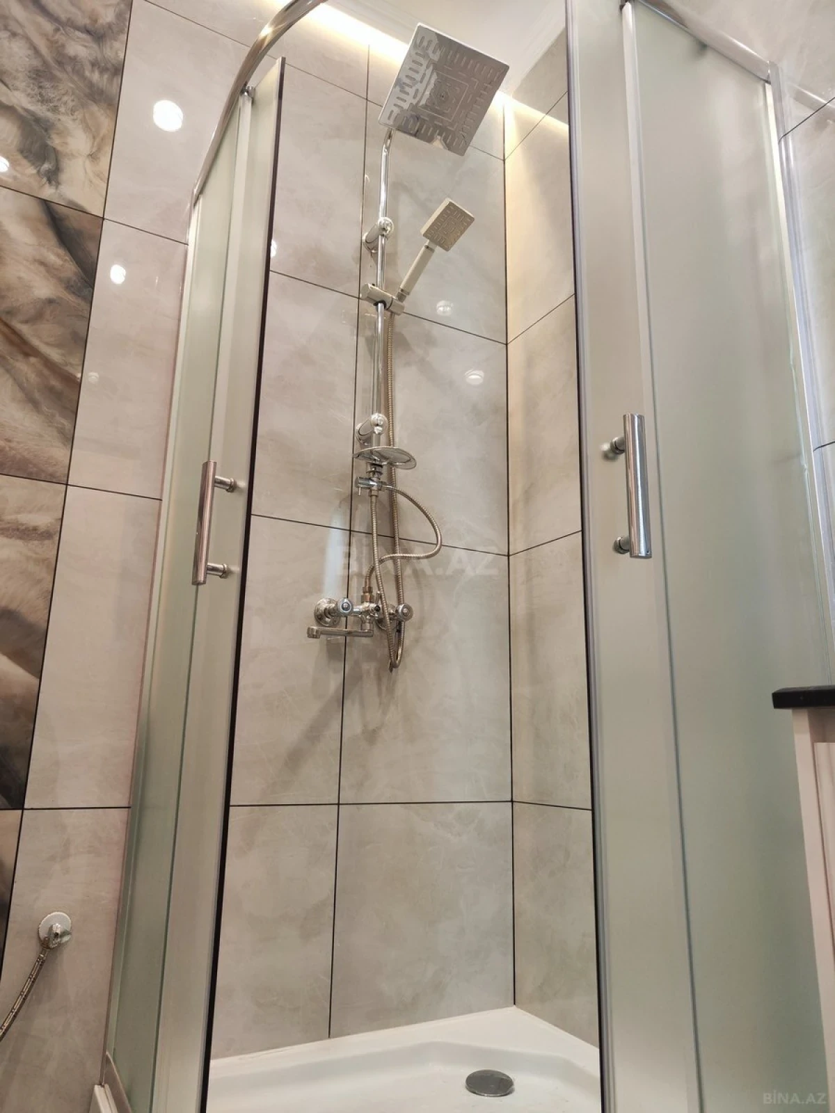 Kirayə verilir 3 otaqlı mənzil 64 m²