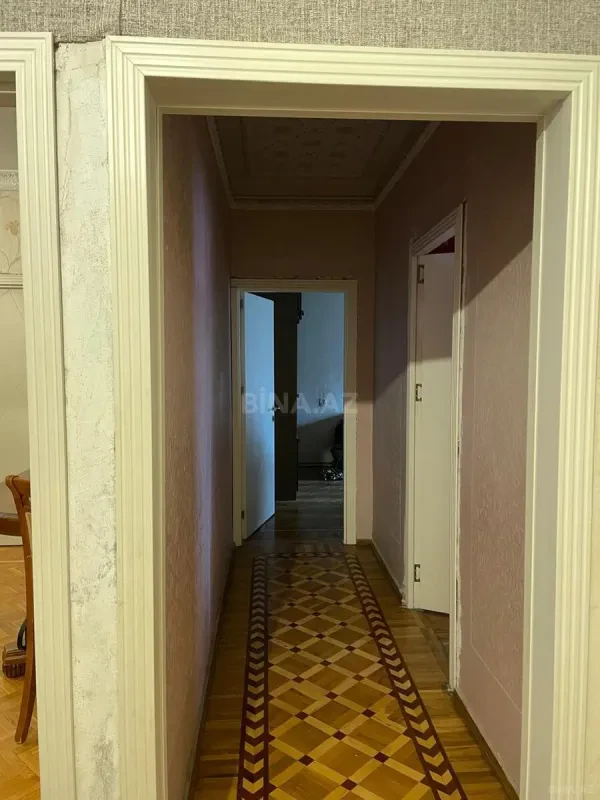 Satılır 5 otaqlı mənzil 125 m²