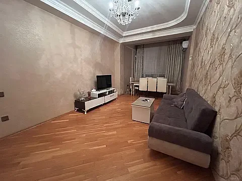Kirayə verilir 3 otaqlı mənzil 110 m² — Bakı, Memar Əcəmi yanı 3 otaq 110.00 m²
