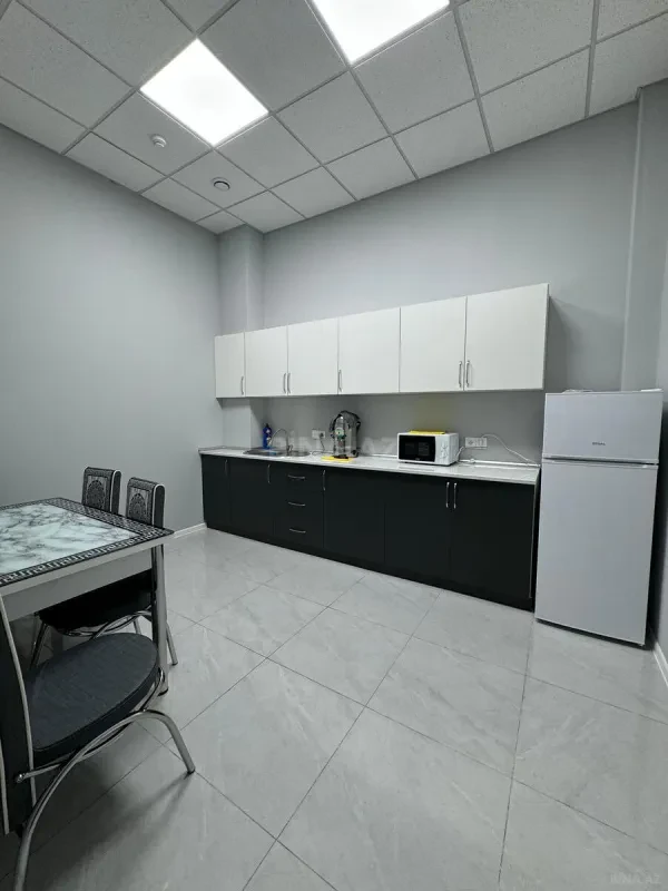 Kirayə verilir 3 otaqlı ofis 65 m²