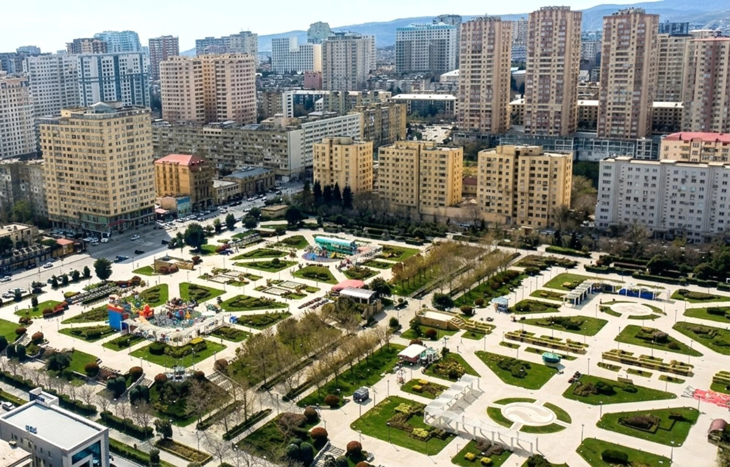 Satılır 3 otaqlı mənzil 137 m²