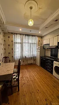 Kirayə verilir 2 otaqlı mənzil 65 m²