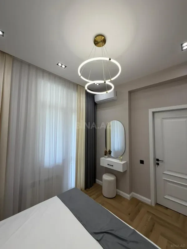Satılır 2 otaqlı mənzil 65 m²