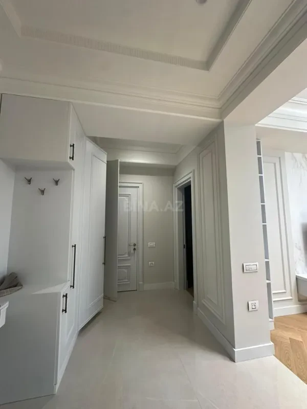 Kirayə verilir 3 otaqlı mənzil 130 m²
