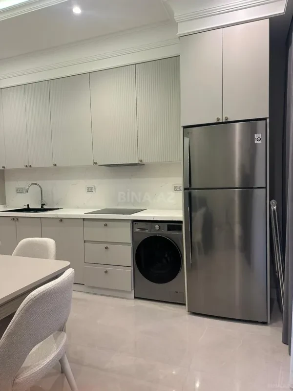 Kirayə verilir 3 otaqlı mənzil 130 m²