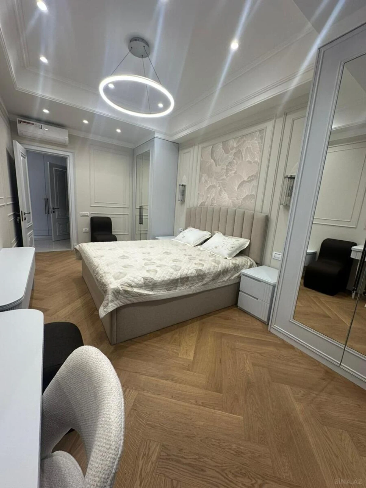 Kirayə verilir 3 otaqlı mənzil 130 m²