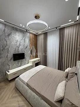 Satılır 2 otaqlı mənzil 83 m²