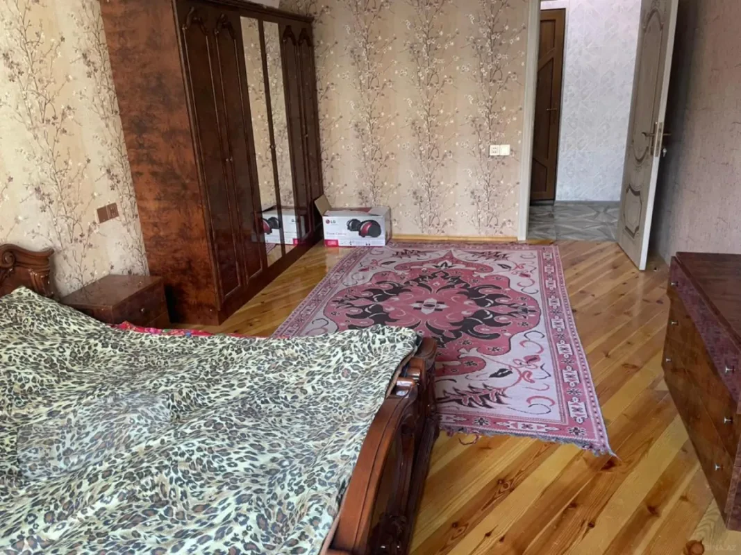 Kirayə verilir 2 otaqlı mənzil 80 m²