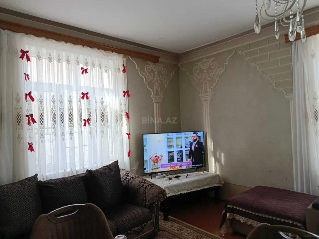 Satılır 5 otaqlı həyət evi 200 m²