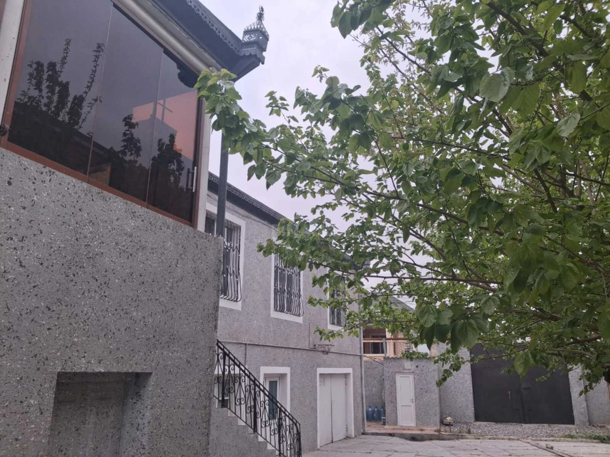 Satılır 5 otaqlı həyət evi 200 m²