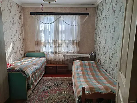 Satılır 5 otaqlı həyət evi 200 m²