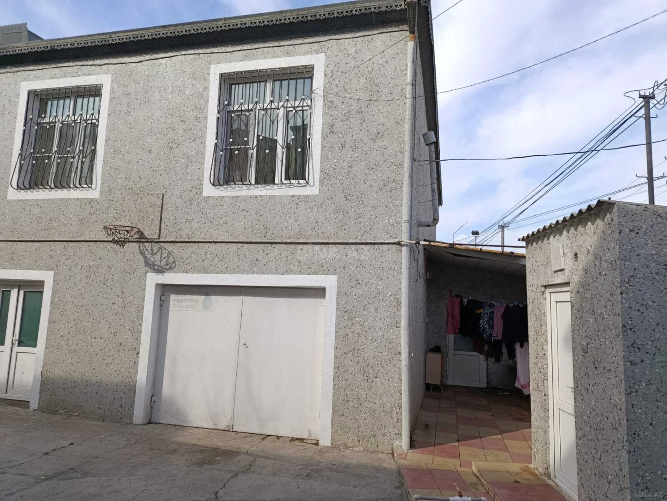 Satılır 5 otaqlı həyət evi 200 m²