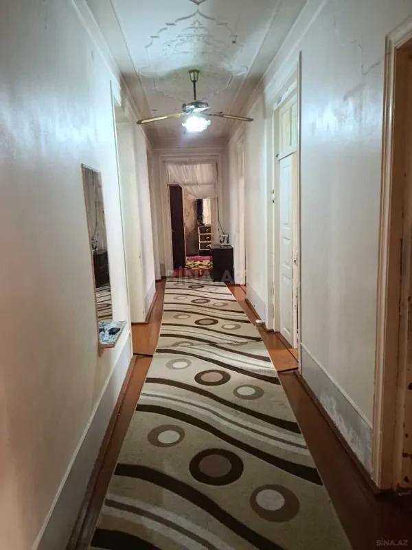 Satılır 5 otaqlı həyət evi 200 m²