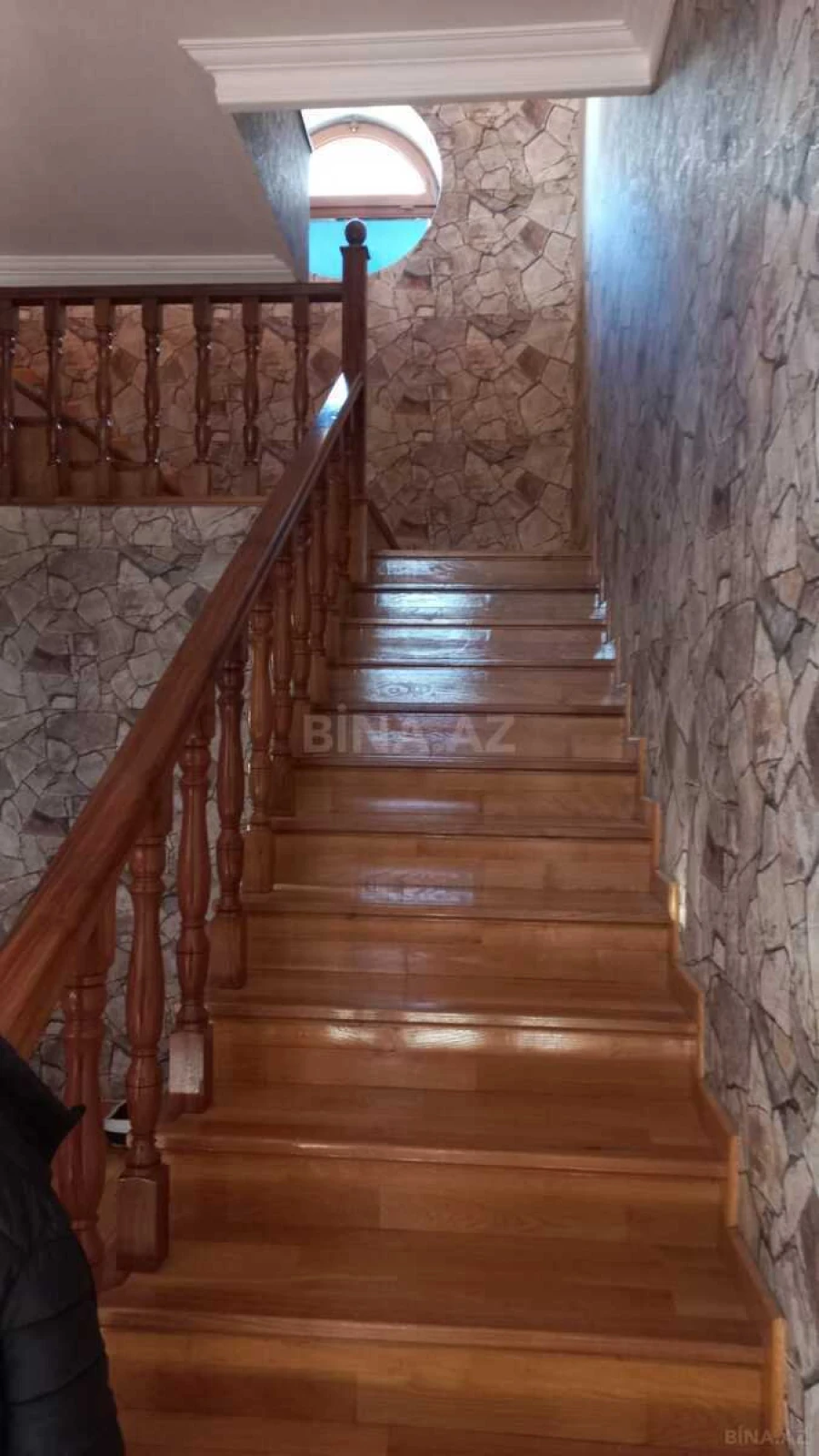 Satılır 6 otaqlı həyət evi 338 m²