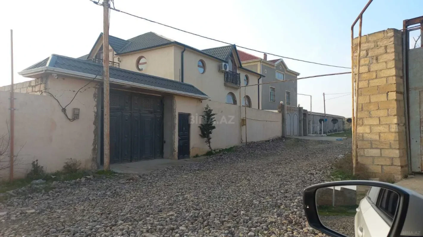Satılır 6 otaqlı həyət evi 338 m²