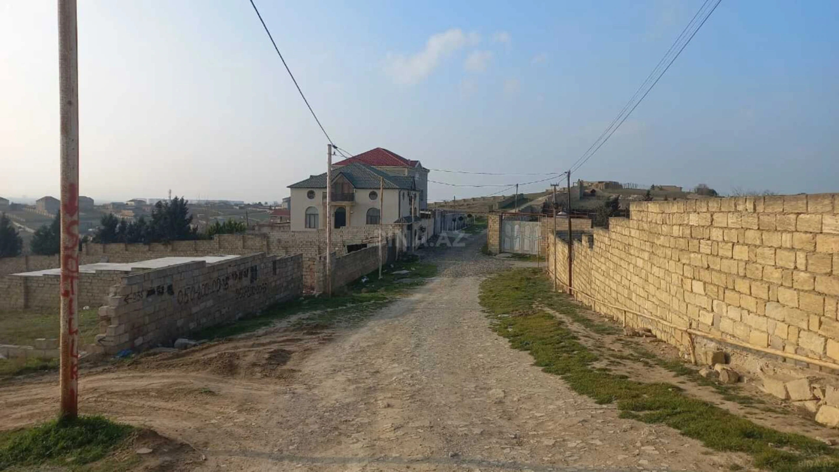Satılır 6 otaqlı həyət evi 338 m²