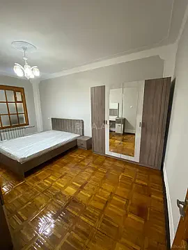 Kirayə verilir 4 otaqlı mənzil 110 m²