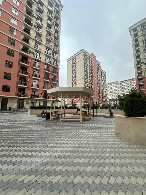 Kirayə verilir 2 otaqlı mənzil 90 m²