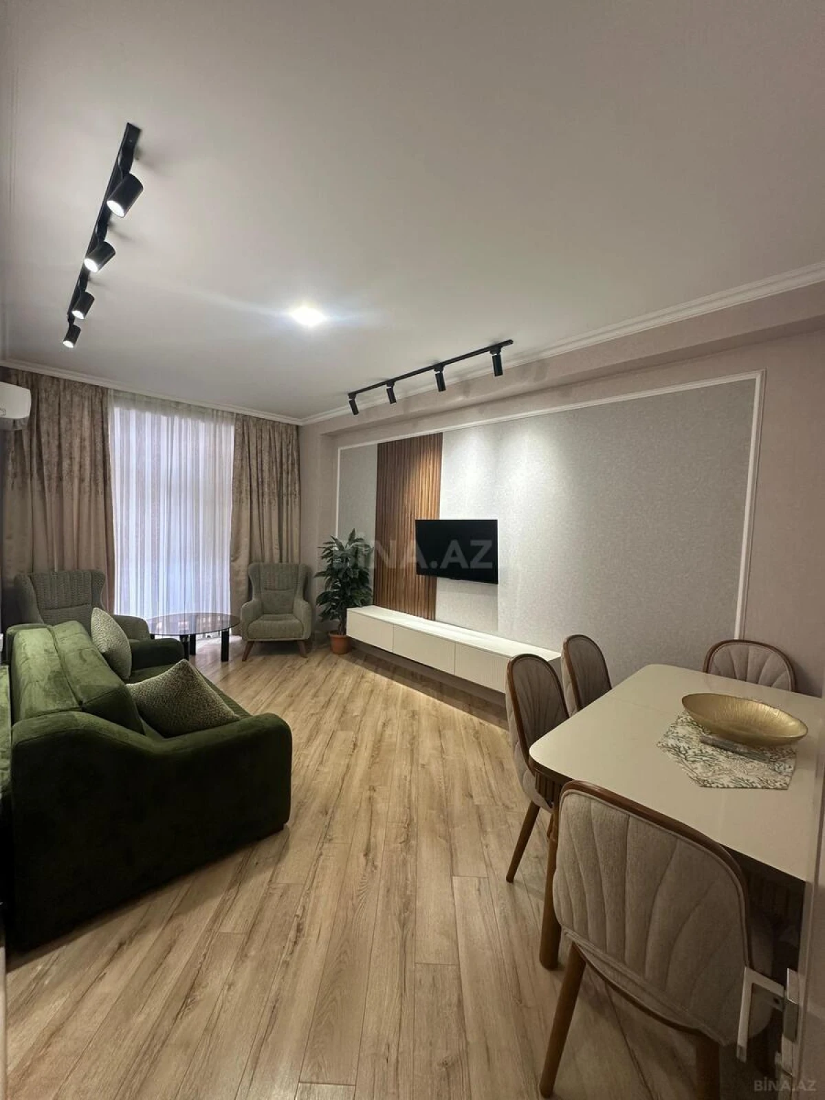 Kirayə verilir 2 otaqlı mənzil 90 m²