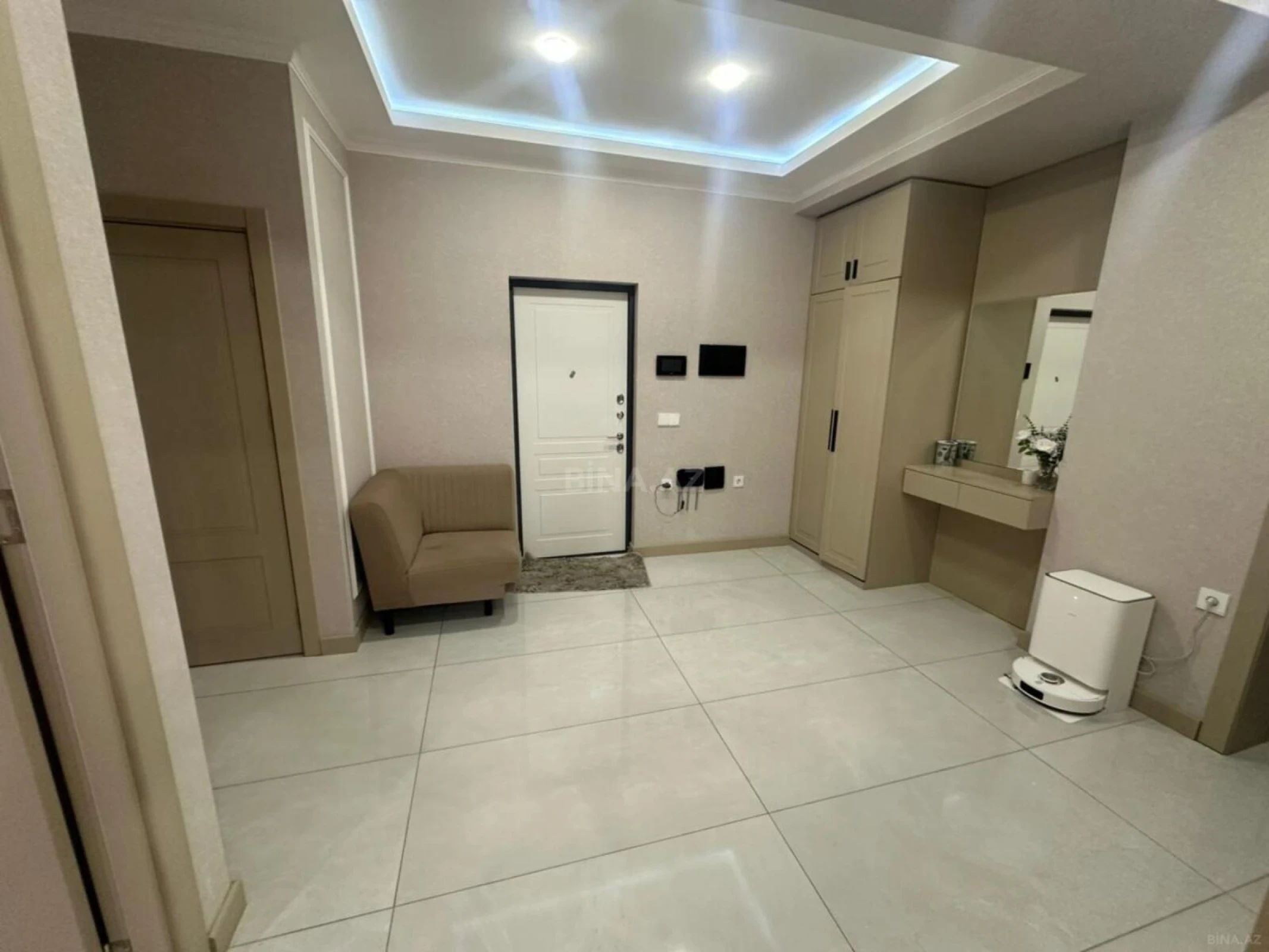 Kirayə verilir 2 otaqlı mənzil 90 m²