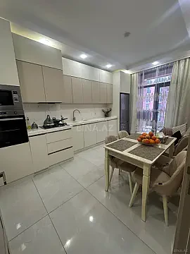 Kirayə verilir 2 otaqlı mənzil 90 m²