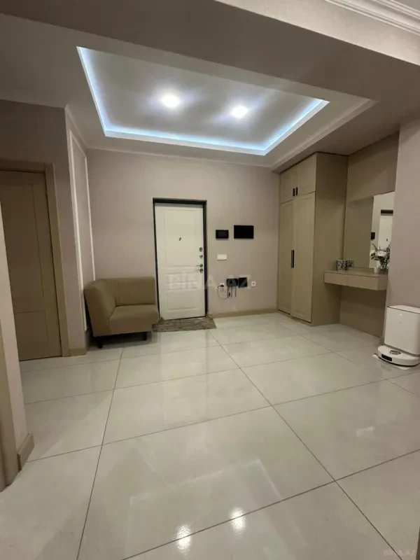 Kirayə verilir 2 otaqlı mənzil 90 m²