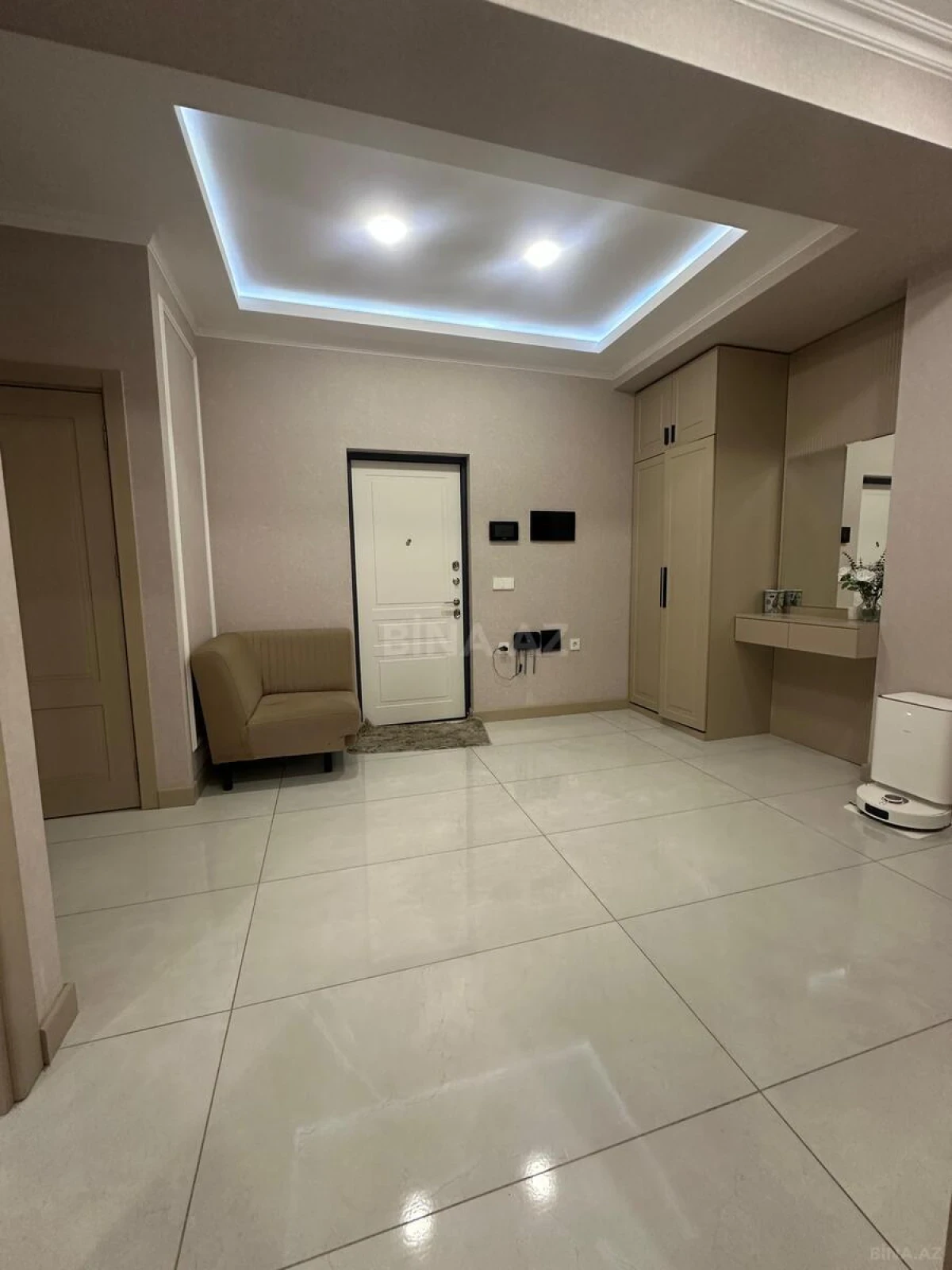 Kirayə verilir 2 otaqlı mənzil 90 m²