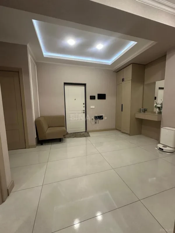 Kirayə verilir 2 otaqlı mənzil 90 m²