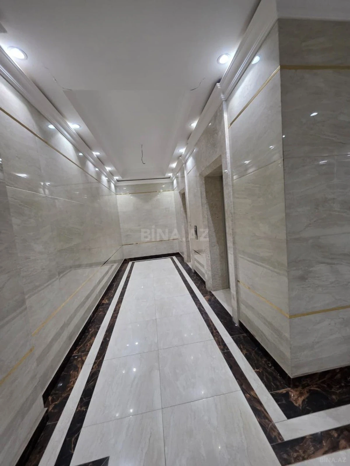 Satılır 2 otaqlı mənzil 100 m²