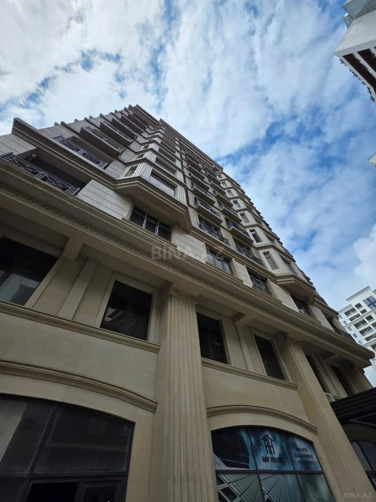Satılır 2 otaqlı mənzil 100 m²