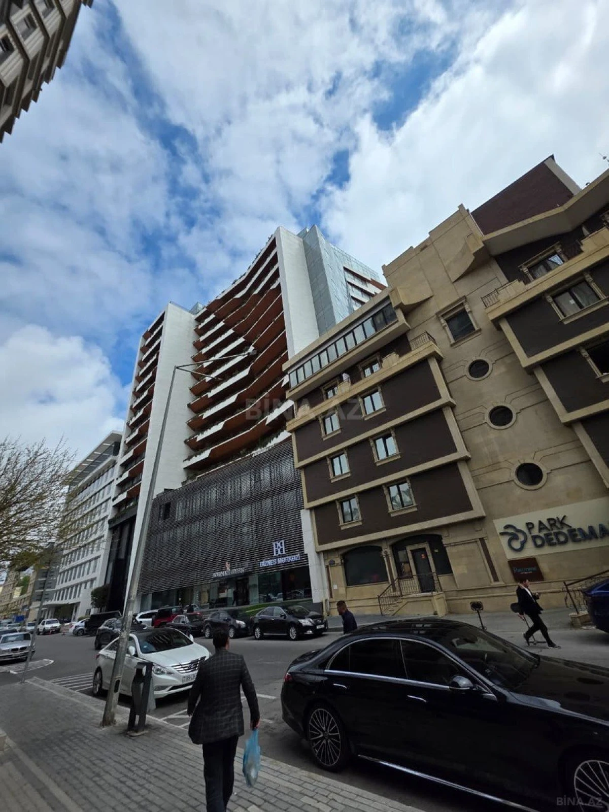 Satılır 2 otaqlı mənzil 100 m²