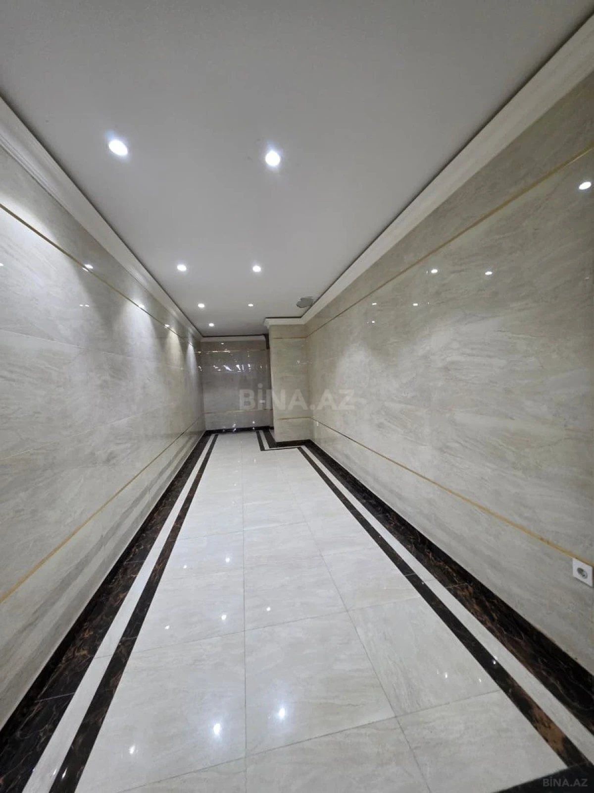 Satılır 2 otaqlı mənzil 100 m²