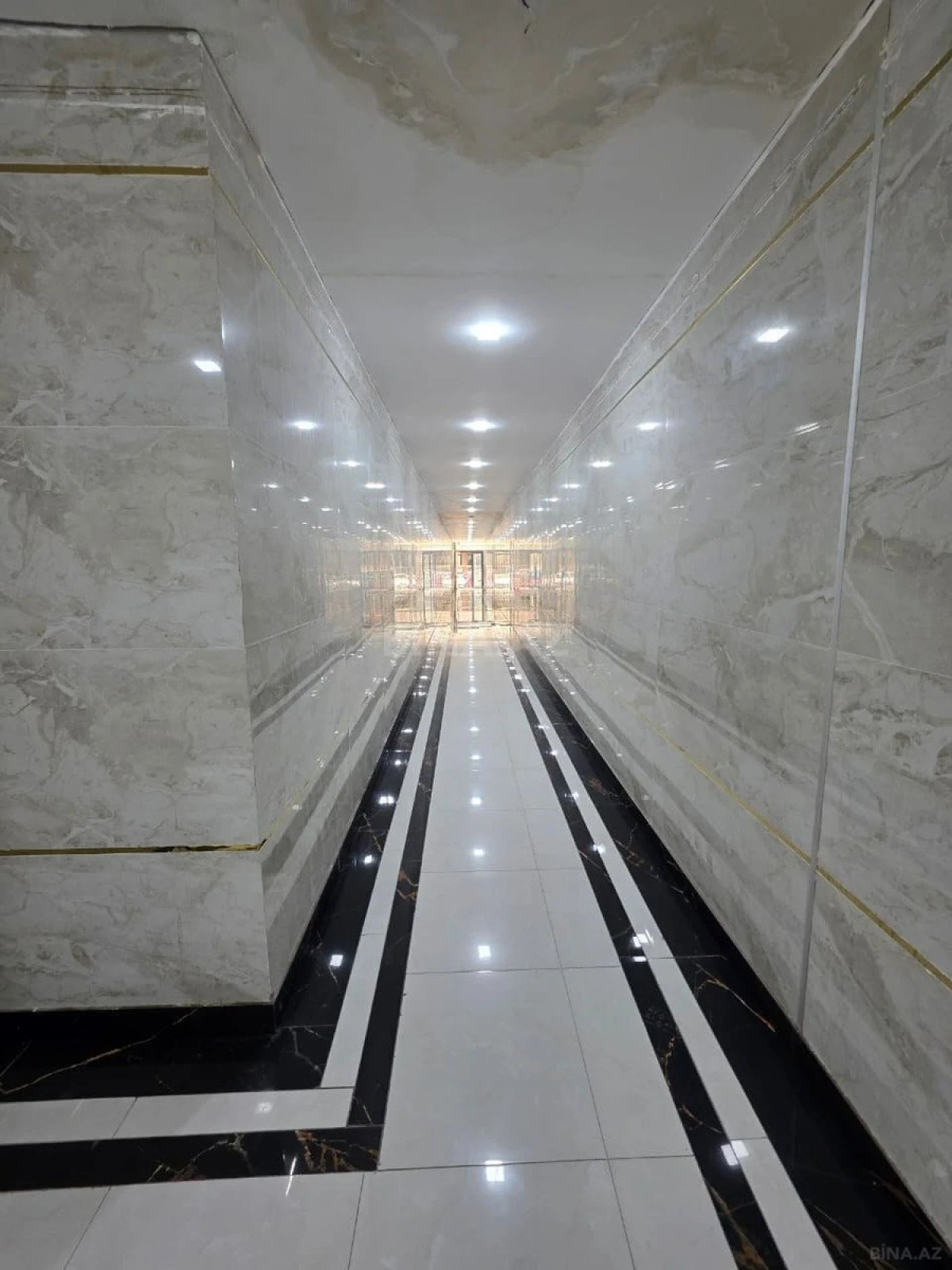 Satılır 2 otaqlı mənzil 100 m²