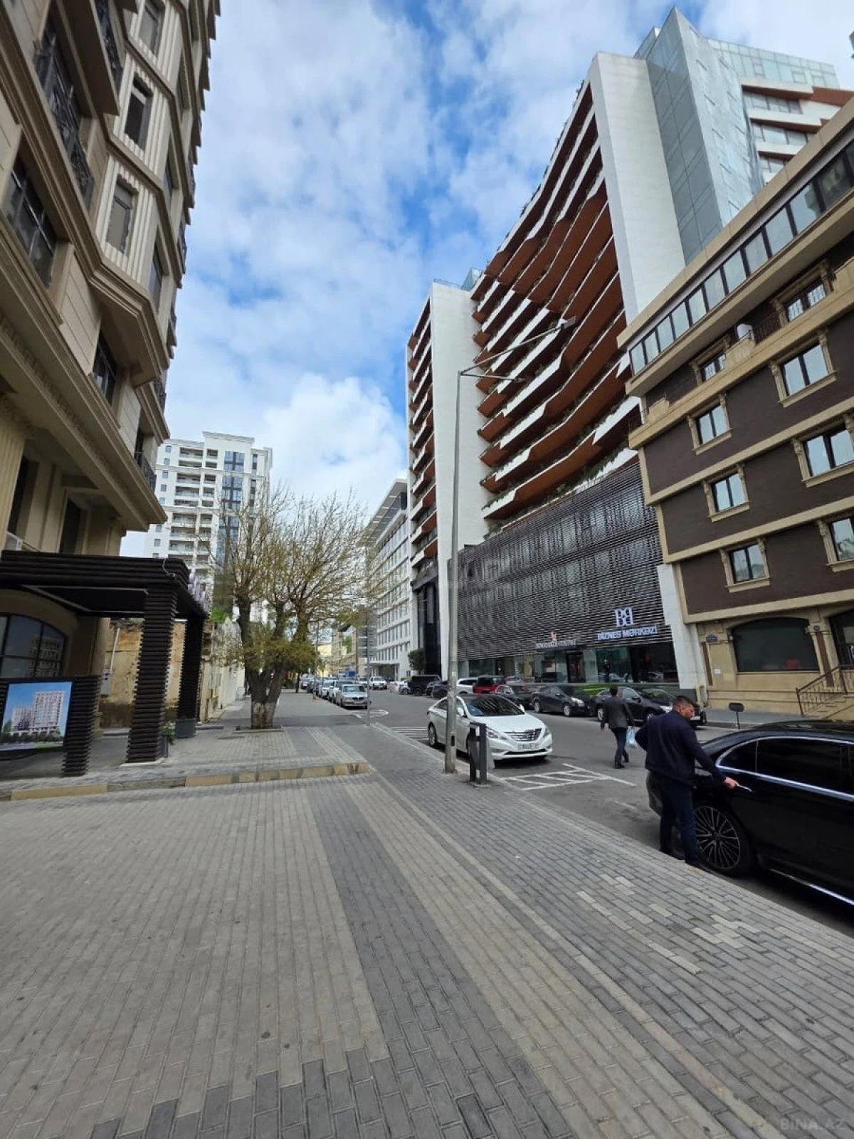 Satılır 2 otaqlı mənzil 100 m²