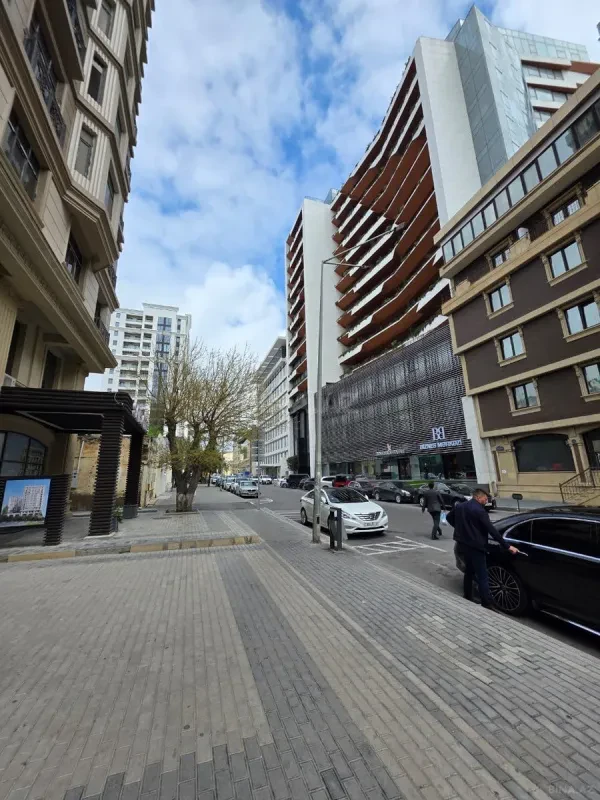 Satılır 2 otaqlı mənzil 100 m²