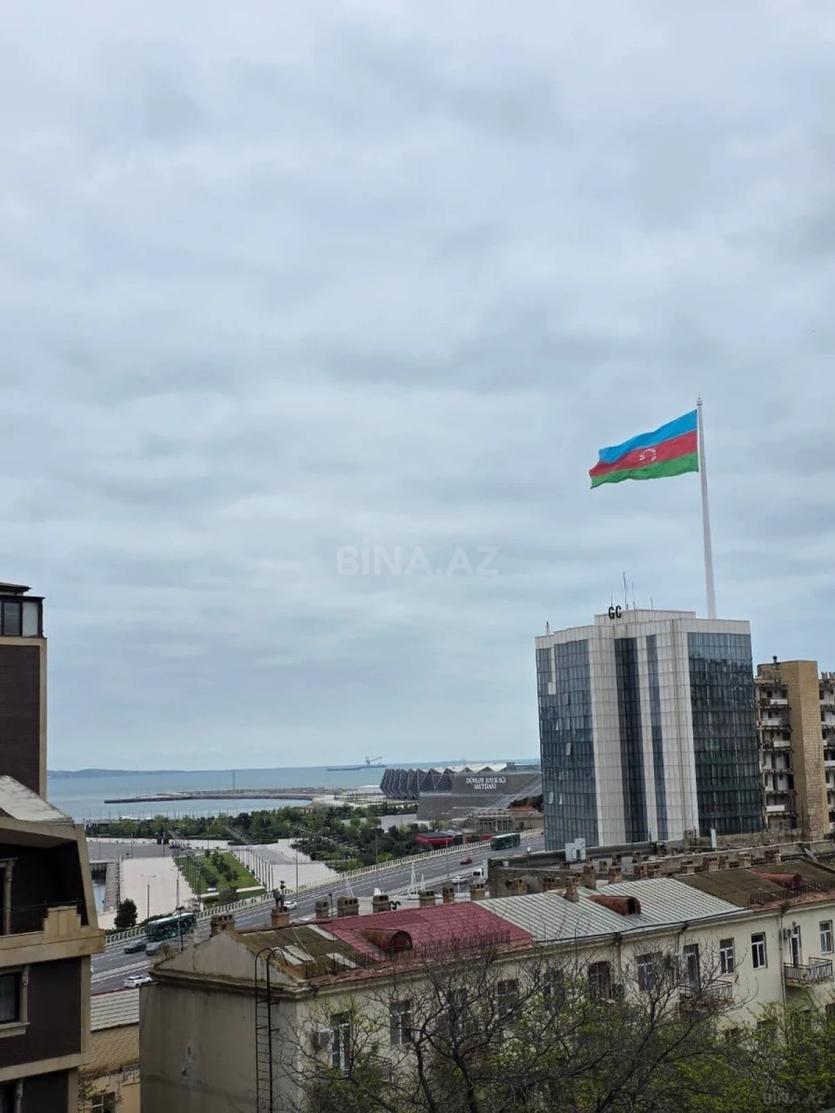 Satılır 2 otaqlı mənzil 100 m²
