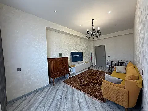 Satılır 2 otaqlı mənzil 60 m²