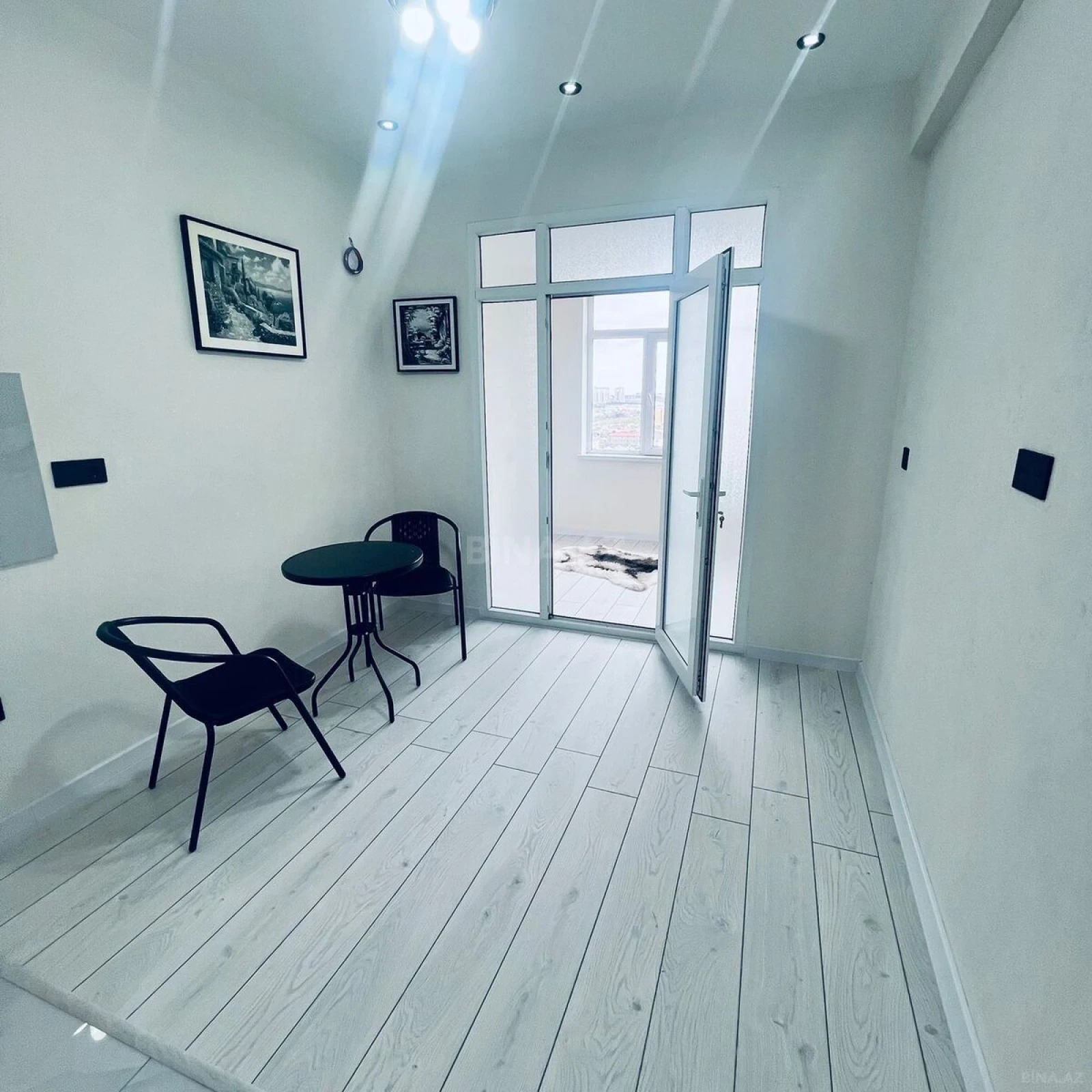 Satılır 2 otaqlı mənzil 28 m²
